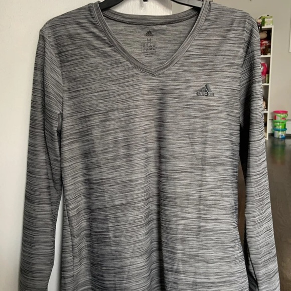 adidas Tops - Women’s adidas long sleeve top!